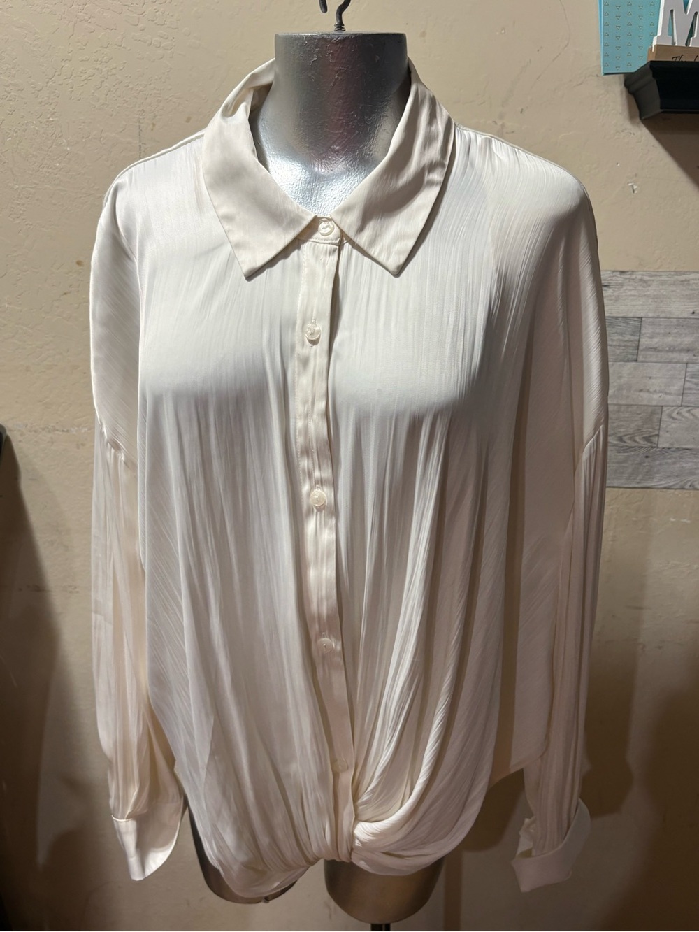 Terra & Sky Cream Button-Down Twist Hem Blouse